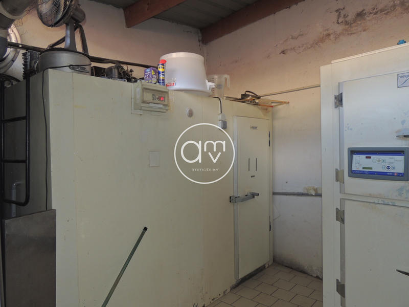 Fonds de commerce - Local commercial - 167 m²