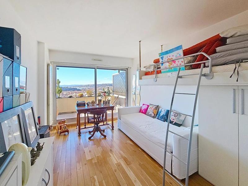 Appartement - 84 m² - 3 pièces