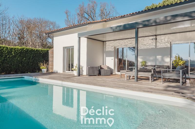 Maison - 195 m² - 8 pièces