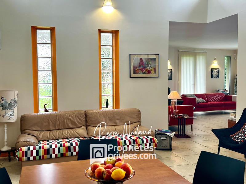 Maison - 207 m² - 5 pièces