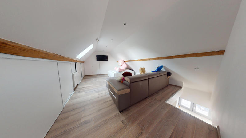 Maison - 166 m² - 6 pièces