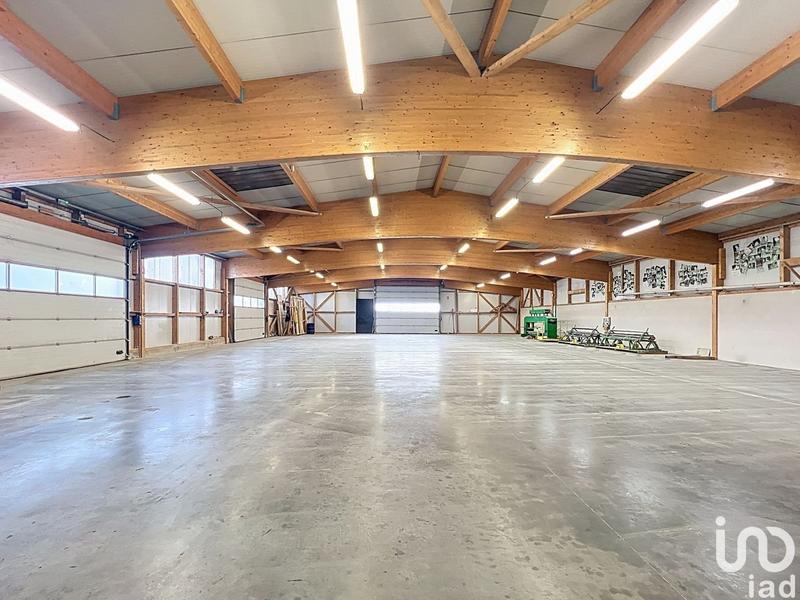 Local commercial - 2 460 m²