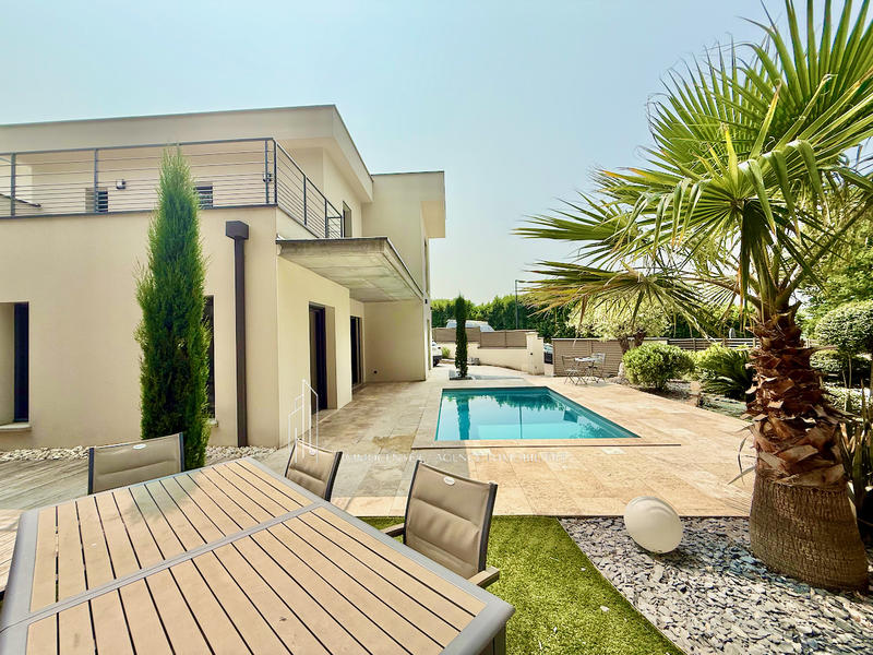 Villa - 145 m² - 6 pièces