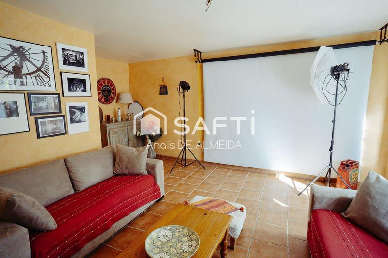 Maison - 217 m² - 9 pièces