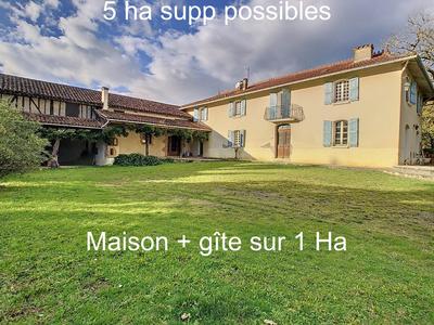 Maison - 460 m² - 13 pièces