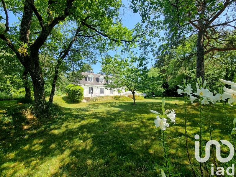 Maison - 220 m² - 9 pièces