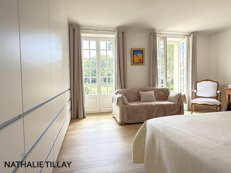 Maison de maîtres - 365 m² - 12 pièces