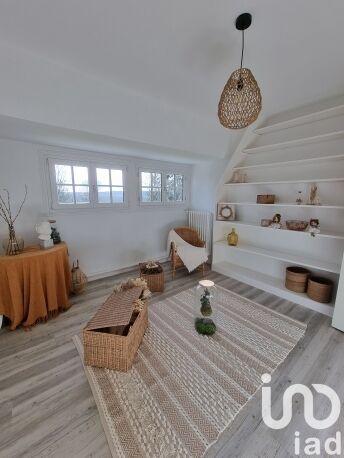 Maison - 270 m² - 9 pièces