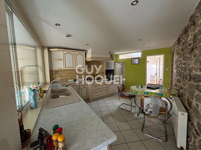 Maison - 279 m² - 5 pièces