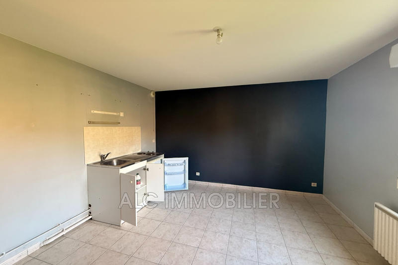 Appartement - 743 m² - 10 pièces