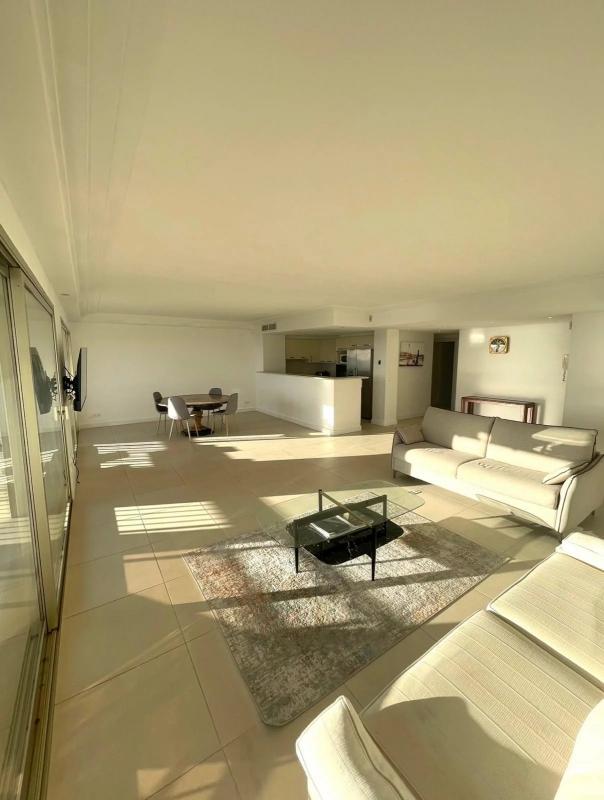 Appartement - 130 m² - 3 pièces