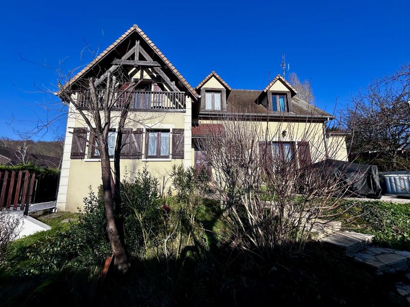 Maison - 182 m² - 8 pièces