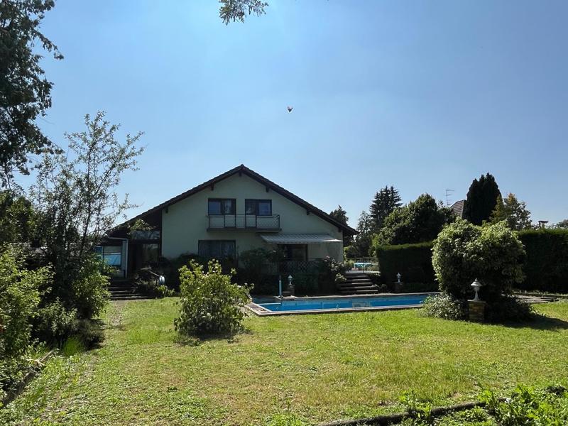 Maison - 265 m² - 10 pièces