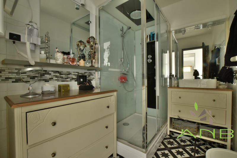 Maison - 200 m² - 10 pièces