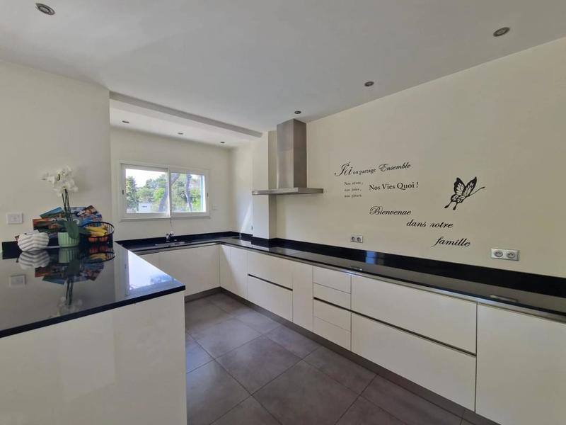 Villa - 190 m² - 6 pièces