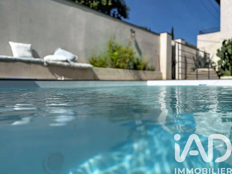 Maison - 180 m² - 6 pièces