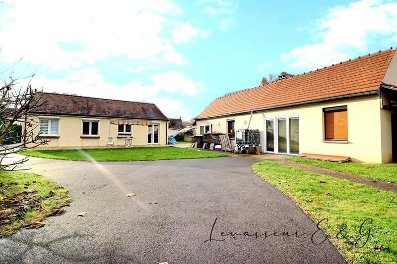 Maison - 93 m² - 7 pièces