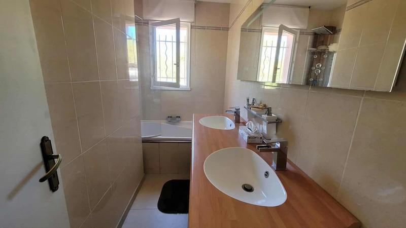 Maison - 103 m² - 5 pièces