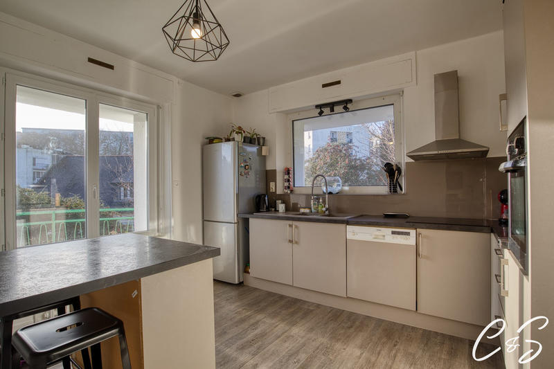 Maison - 181 m² - 6 pièces