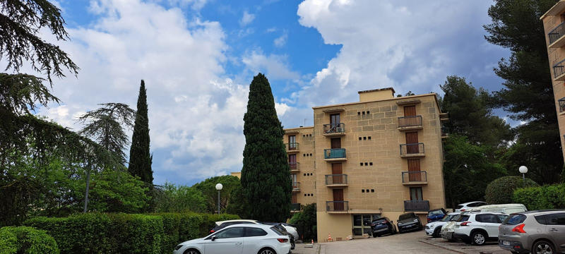 Appartement - 80 m² - 3 pièces