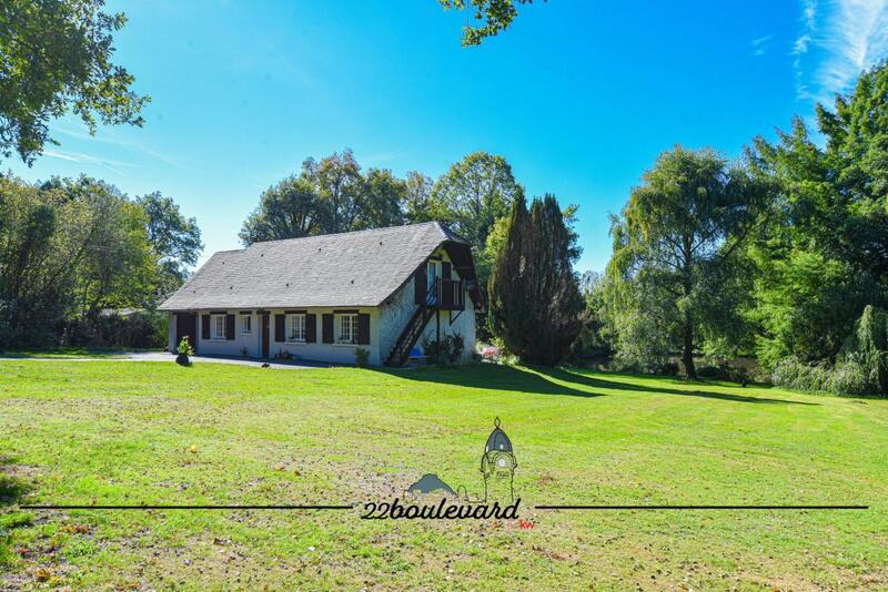 Pavillon - 130 m² - 6 pièces