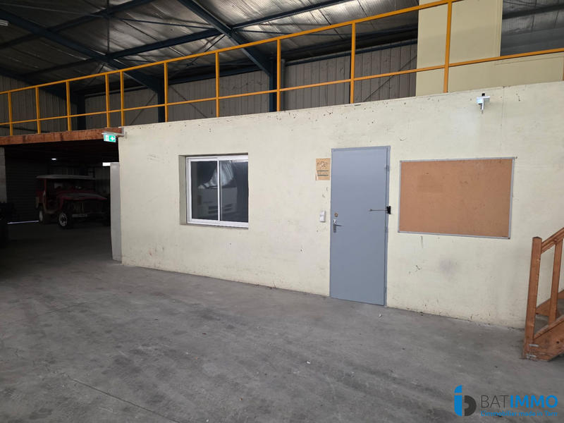 Local d'activités - 1 500 m²