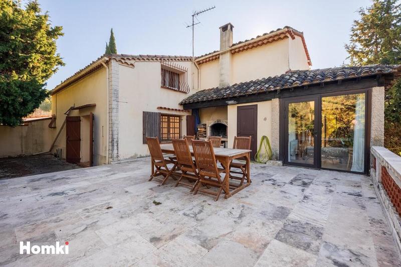 Maison - 200 m² - 5 pièces