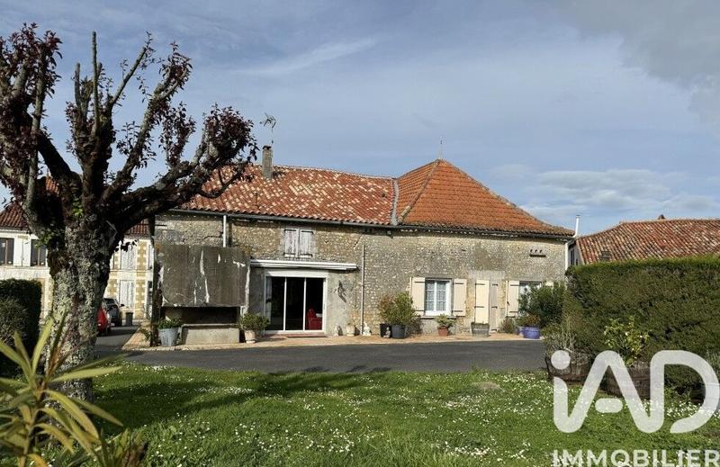 Maison de village - 207 m² - 8 pièces