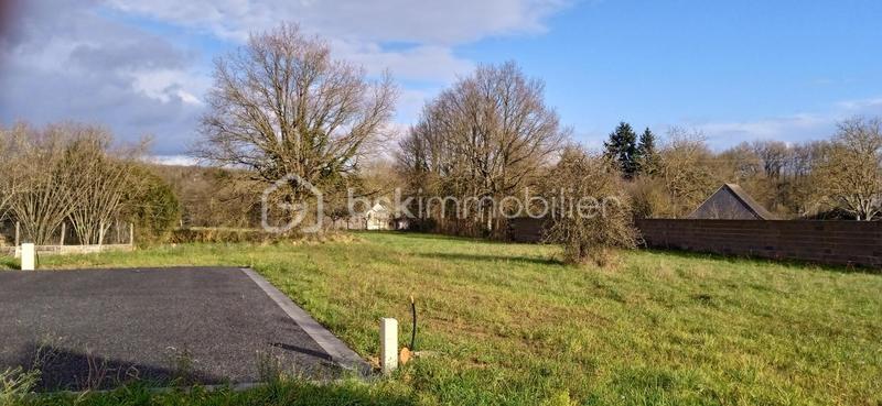 Terrain constructible - 1 100 m²