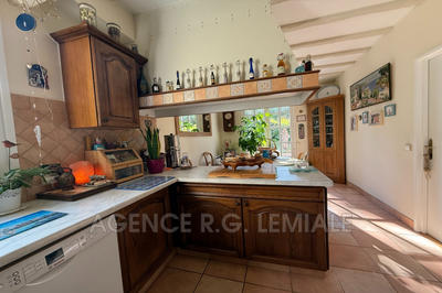 Maison - 275 m² - 15 pièces