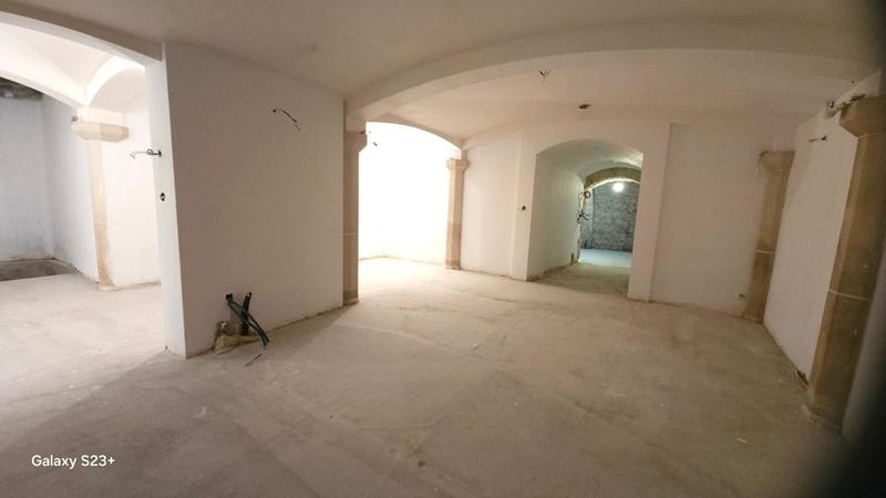 Maison - 221 m² - 3 pièces