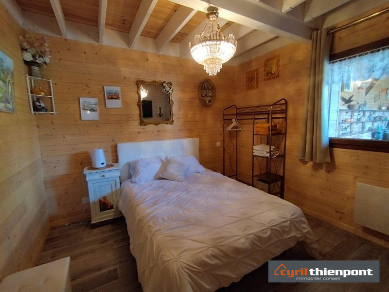 Maison - 323 m² - 12 pièces