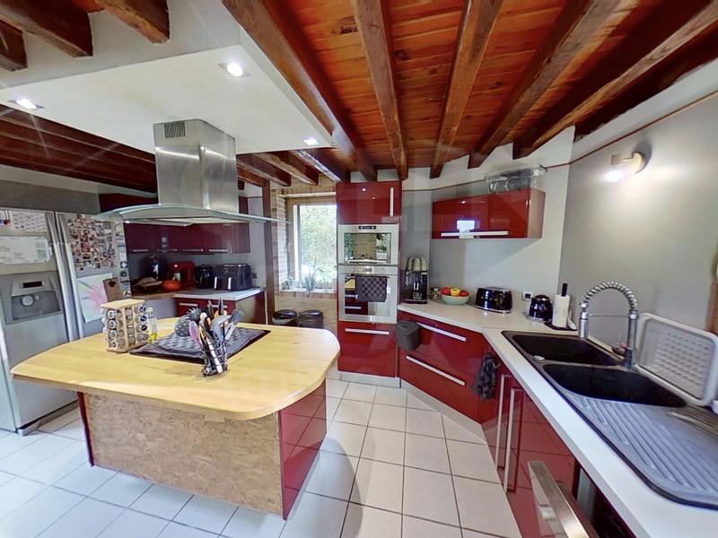 Maison - 216 m² - 7 pièces