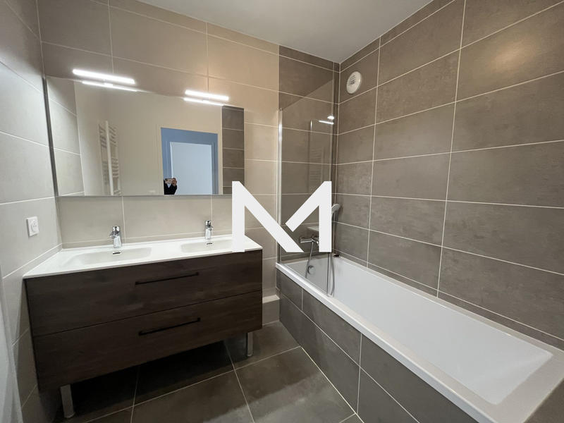 Appartement - 93 m² - 4 pièces