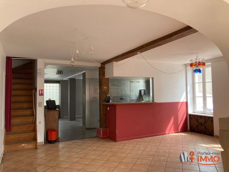 Maison - 163 m² - 8 pièces