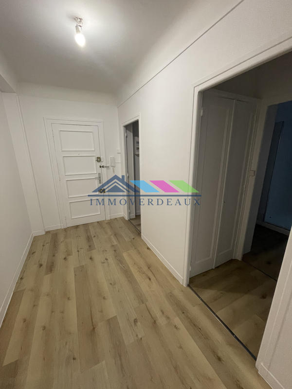 Appartement - 85 m² - 3 pièces