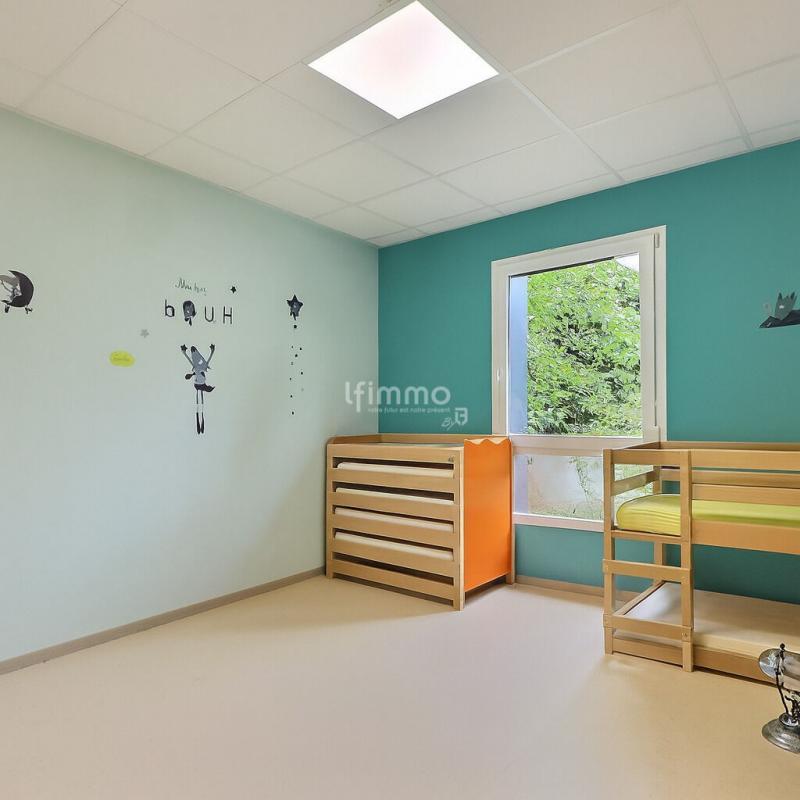Local d'activité / Entrepôt - 190 m² - 8 pièces