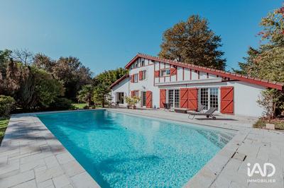 Maison - 229 m² - 6 pièces