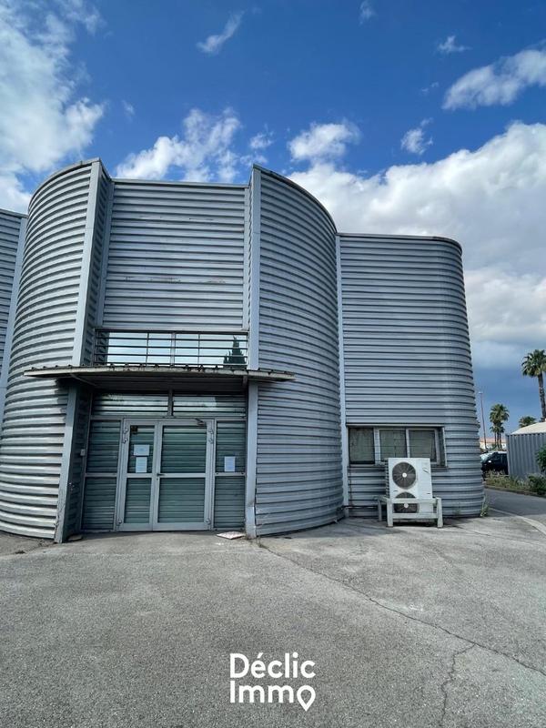 Local d'activités - 211 m²