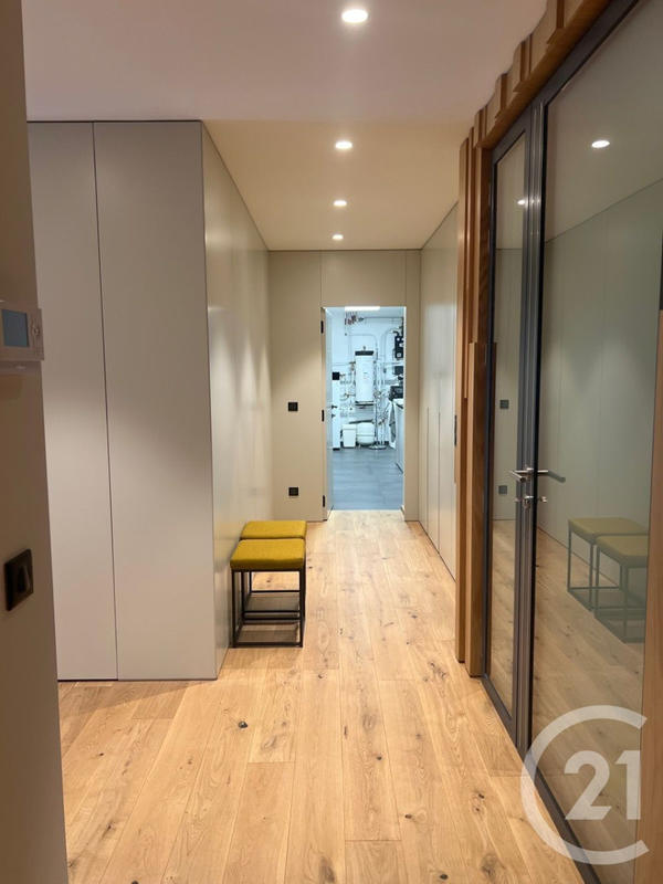 Maison - 202 m² - 5 pièces