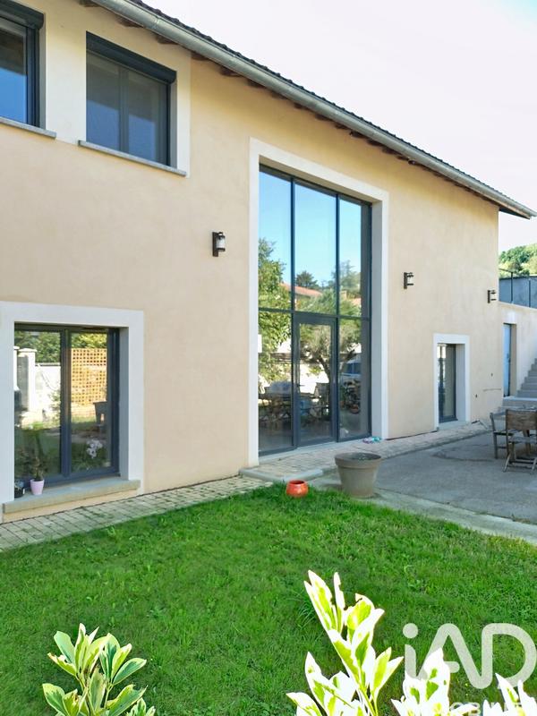 Maison - 215 m² - 6 pièces