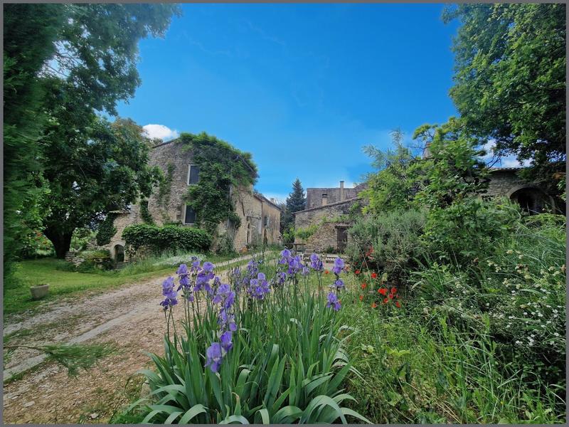 Maison - 800 m² - 32 pièces