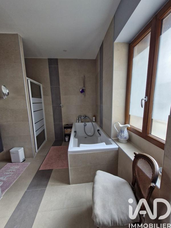 Maison - 140 m² - 5 pièces