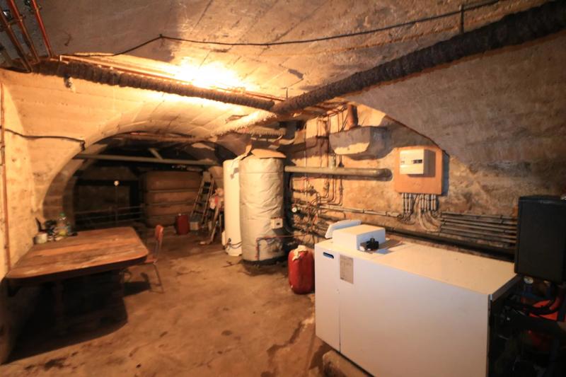 Maison chambre d'hôtes - 331 m² - 16 pièces