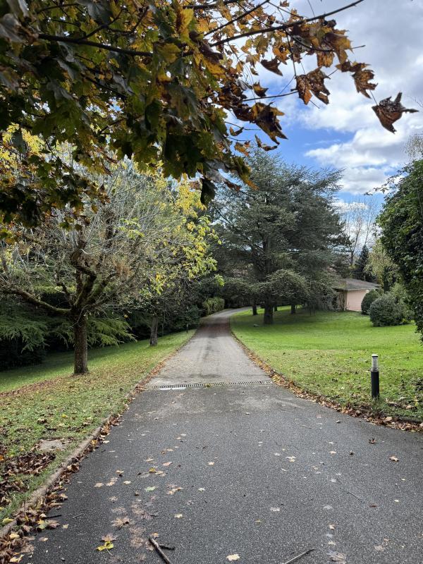 Maison - 434 m² - 8 pièces