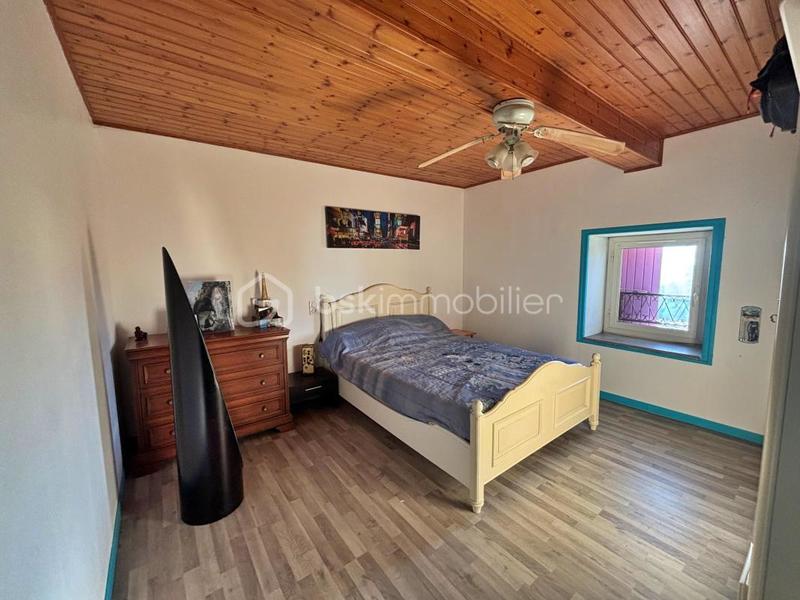 Maison - 270 m² - 10 pièces