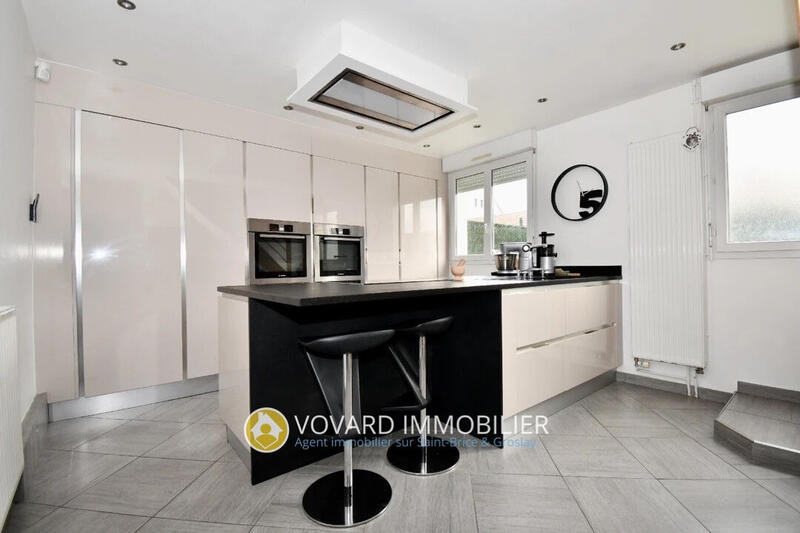 Maison - 148 m² - 6 pièces