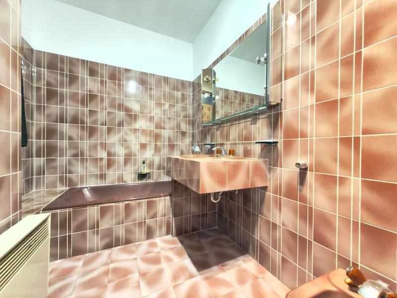 Propriété - 203 m² - 6 pièces