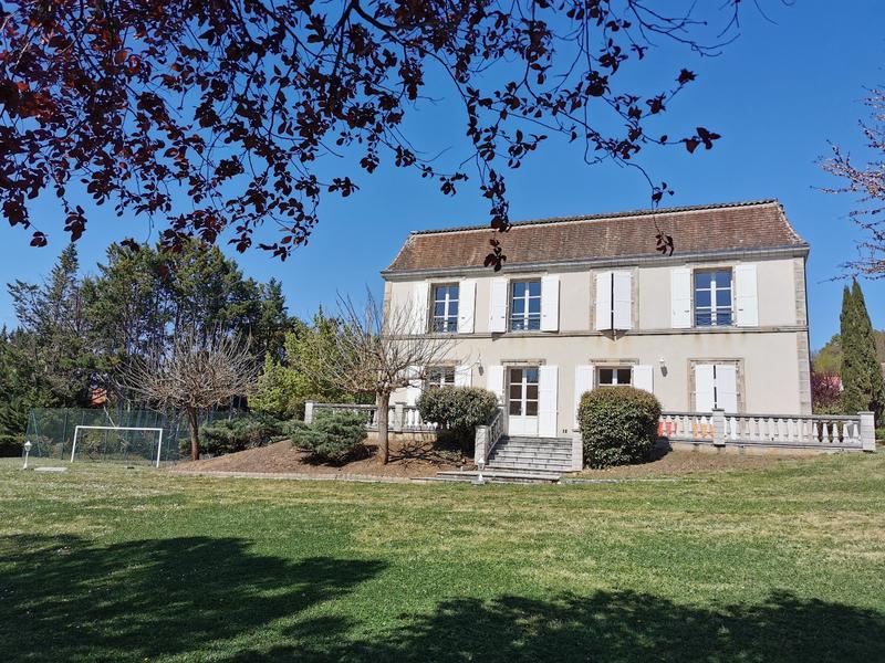Maison de maîtres - 320 m² - 10 pièces