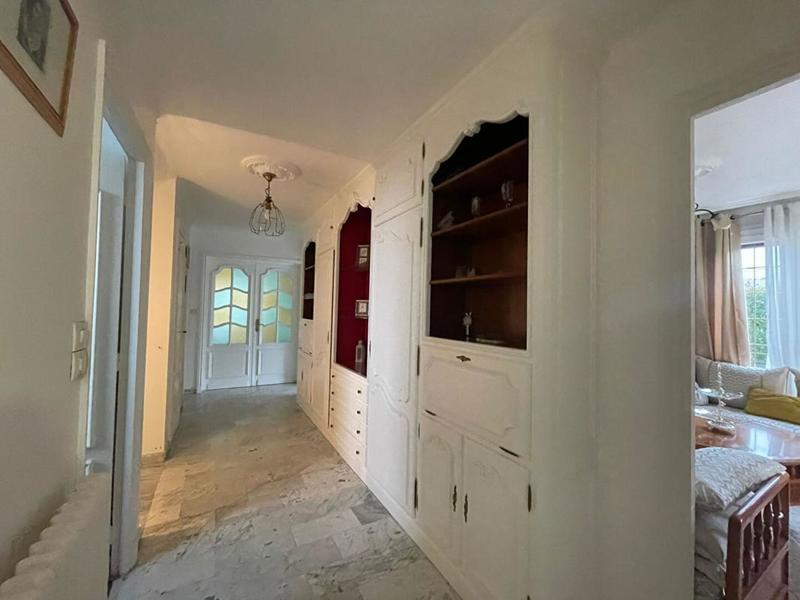 Maison - 255 m² - 9 pièces